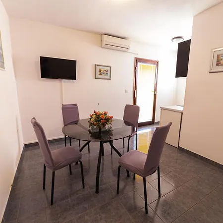Apartmani Antonia Novalja Exterior photo