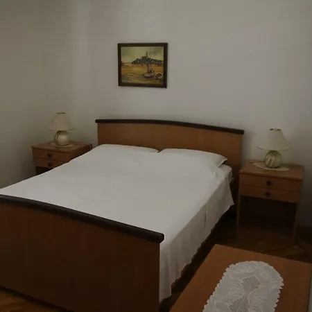 Apartmani Antonia Novalja Exterior photo